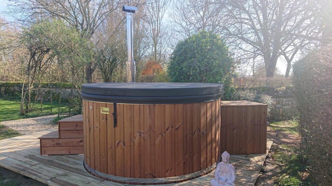 Cabane En Bois Avec Bain Nordique Asnieres-sur-Vegre Exterior photo